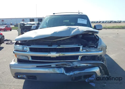 2004 Chevrolet Suburban 1500 Lt из США, поврежденный, VIN 3GNFK16Z94G133980